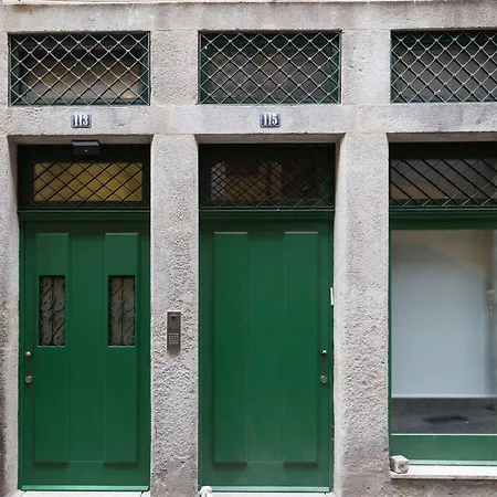Modern In Historical Centre *